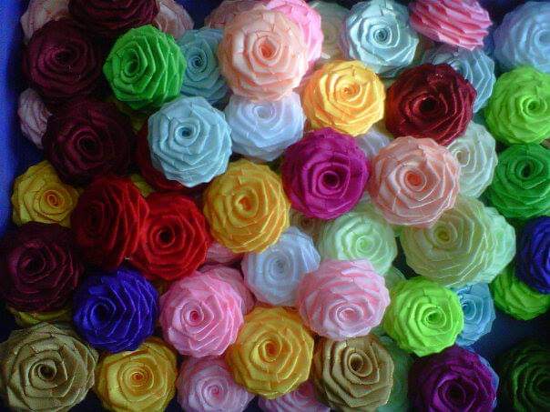 Sovenir bunga dari bahan pita